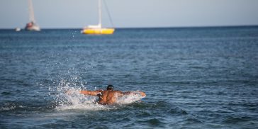 omid 16b swimming in the sea dance music